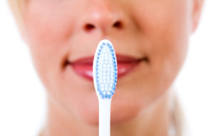 historia del cepillo de dientes